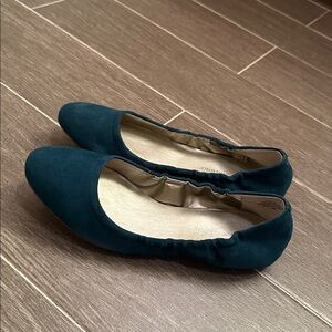 Audrey Brooke Women's Dark Teal Flats SZ 7.5